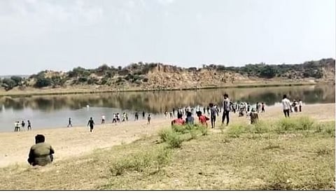 मोठी दुर्घटना : चंबळ नदीत बोट बुडाली, १७ जण बुडले, तिघांचा मृत्यू