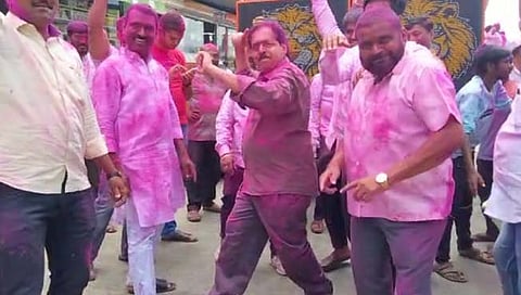 सातारा : ‘अहो शेठ लय दिवसानं झालीया भेट’; वसंतराव मानकुमरे यांचा डान्स व्हिडिओ व्हायरल