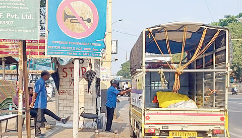अखेर पुणे कॅन्टोन्मेंट बोर्डात वाहन प्रवेश शुल्क रद्द