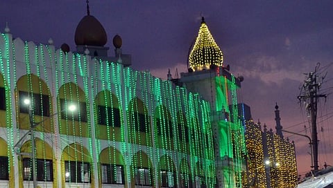 नाशिक : आज शब-ए-कद्र निमित्त मशिदींवर रोषणाई