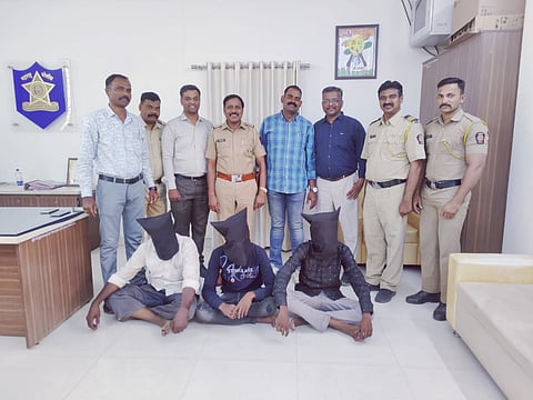 Jalgaon : नातेवाईकांच्या घरी आश्रय घेण्यासाठी गेले अन् पोलिसांच्या जाळ्यात अडकले