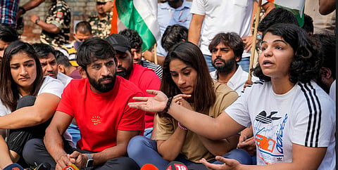 विनेश फोगटसह ७ कुस्तीपटूंची ब्रिजभूषण सिंह यांच्या विरोधात सुप्रीम कोर्टात धाव