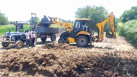 पुणे : कुसेगावच्या शेतकर्याची शेणखतातून कमाई