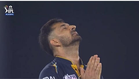 IPL 2023 Mohit sharma | सूर्याला बोल्ड करताच मोहित शर्माने जोडले हात, ‘या’ चेंडूने सामना फिरवला, पाहा व्हिडिओ