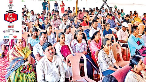 ‘एज्यु-दिशा’ प्रदर्शनास उत्स्फूर्त प्रतिसाद; शिक्षण, करिअरबाबतच्या शंकांचे निरसन; प्रदर्शनाचा आज शेवटचा दिवस