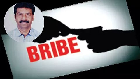 नाशिक : लाचखोर जिल्हा निबंधक खरे याचे अखेर निलंबन
