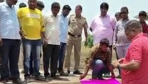 सांगली: बेडग येथे पैसे देत नसल्याने पित्याला ट्रॅक्टर खाली चिरडले; निर्दयी मुलास अटक