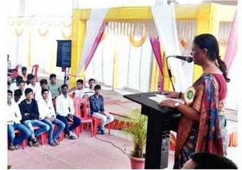 नगर: नाविन्यपूर्ण शिक्षण घ्या: आ. राजळे, छत्रपती शाहू महाराज युवाशक्ती करिअर शिबिरातून मार्गदर्शन