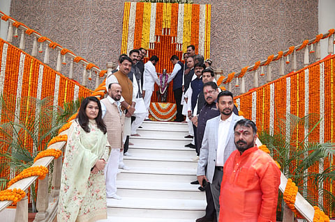 Veer Savarkar Jayanti : मुख्यमंत्री, उपमुख्यमंत्र्यांच्या उपस्थितीत स्वातंत्र्यवीर सावरकरांची जयंती साजरी