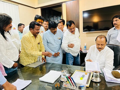 जेजुरी विश्वस्त पदाचा वाद: आंदोलकांनी घेतली अजित पवार यांची भेट