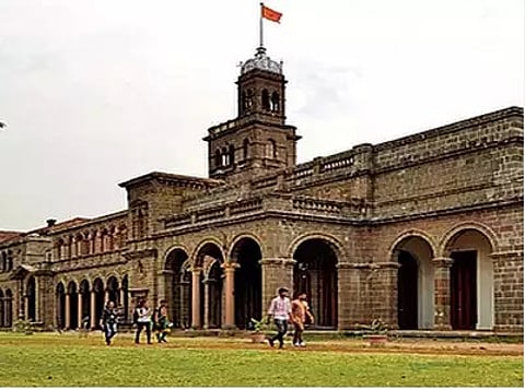 Pune News : ऑनलाइन व दुरस्थच्या 19 अभ्यासक्रमांना बंदी; यूजीसीकडून विद्यार्थ्यांना सावधानतेचा इशारा
