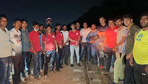 रायगड: पेब किल्ल्याच्या दरीतून ट्रेकर निखिल तनिरचा मृतदेह बाहेर काढला