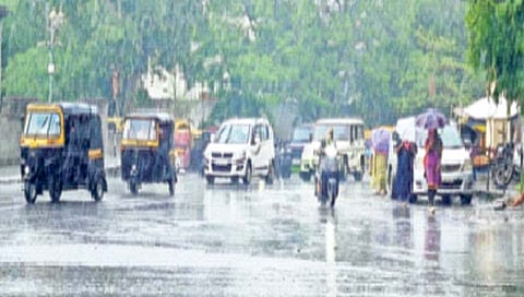 सातारा जिल्ह्याच्या पश्चिम भागात संततधार