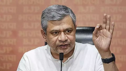 Unknown number : अनोळखी आंतरराष्ट्रीय नंबरवरून आलेले कॉल घेऊ नका; मंत्री अश्विनी वैष्णव यांचे आवाहन