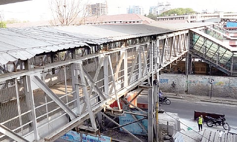 पुणे रेल्वे स्थानकावरील जुना पादचारी पूल सुरू ; ज्येष्ठ, दिव्यांग नागरिकांना मिळणार दिलासा