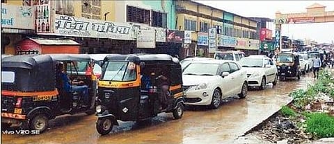 तळेगाव दाभाडे: मान्सूनच्या आगमनाने वर्षाविहारासाठी गर्दी
