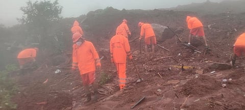 Irshalgad landslide : इर्शाळवाडी दुर्घटनेच्या चौथ्या दिवशी शोधकार्य सुरूच