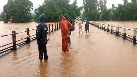 गडहिंग्लज पूर्व भागातील गावे संपर्कहीन