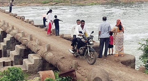 मोशी बंधार्याची सुरक्षा ऐरणीवर