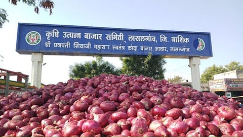 Onion News : लासलगावला आजपासून कांदा लिलाव, व्यापारीवर्गात फूट?