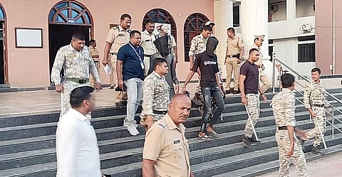 स्वातंत्र्यदिनी भुईकोट किल्ल्यावर देशविरोधी घोषणा देणार्यांना चोपले; दोघांना पोलिस कोठडी