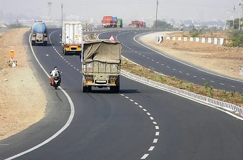 पुणे-सोलापूर रस्त्यावरील अपघातांना लागणार ब्रेक