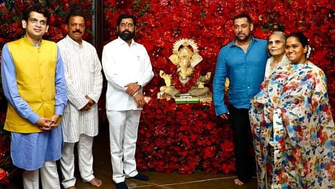 मुख्यमंत्री एकनाथ शिंदे सलमानच्या बहिणीच्या घरी गणरायाच्या दर्शनाला