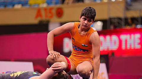 World Wrestling Championships : अंतिम पांघलने अमेरिकेच्या विश्वविजेत्याला दाखवले आस्मान