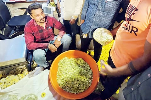 अबब! जुई, चमेलीला 1400 रुपयांचा भाव