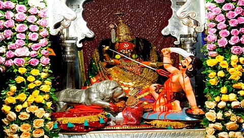 धाराशिव: तुळजाभवानीची दुर्गाष्टमीला महिषासुर मर्दिनी रुपात महापूजा