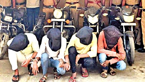 कुरूंदवाड : दुचाकी चोरणार्या रॅकेटचा पर्दाफाश