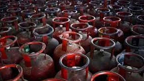 Yavatmal Gas Cylinder Exposed