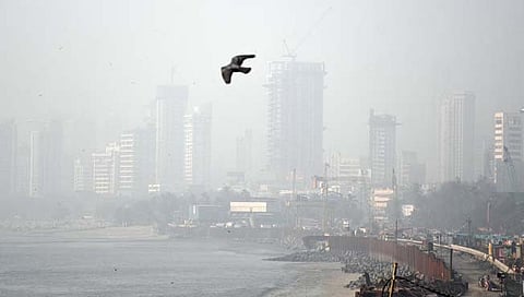 Mumbai Air Pollution : मुंबईचा श्वास गुदमरतोय! हवा प्रदूषणात झपाट्याने वाढ