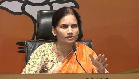 नांदेडमधील मृत्यू औषधांच्या तुडवड्यामुळे नव्हे : डॉ. भारती पवार