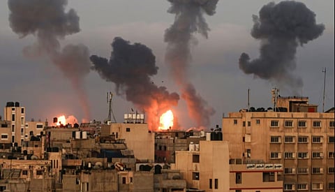 Israel Attack on Syria : इस्रायलचा सीरियावरही ‘बॉम्बवर्षाव’! दोन विमानतळे केली उद्ध्वस्त