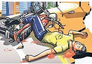 Accident : मद्यपी कारचालकाची दुचाकीला धडक