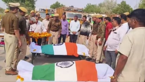 Rajasthan : राजस्थानमध्ये अपघातात PM मोदींच्या निवडणूक रॅलीतील ६ पाेलीस कर्मचारी ठार