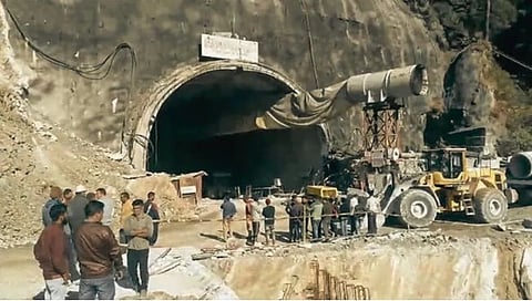 उत्तराखंडमधील मजुरांना बाहेर काढण्यासाठी आणखी चार दिवसांचा कालावधी : नितीन गडकरी