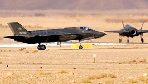 पक्ष्याच्या धडकेने 750 कोटींच्या फायटर जेटचे झाले भंगार!