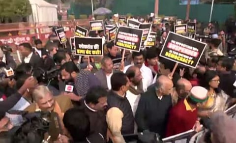 Parliament Winter Session : खासदारांच्या निलंबनाविराेधात दिल्लीत विरोधकांचा मोर्चा