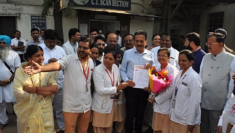 धुळे : जिल्हा रुग्णालयातील अति दक्षता, बाल अतिदक्षता विभाग युनिटचे उद्घाटन