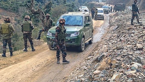 जम्मूच्या डोडामध्ये लष्कराच्या चौकीवर दहशतवादी हल्ला