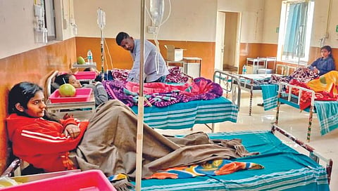 सातारा : फलटण येथे वसतिगृहातील 20 विद्यार्थिनींना विषबाधा