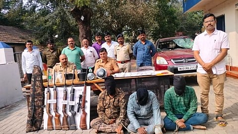 Nashik News : अवैध शस्त्रसाठा बाळगणारे पोलिसांच्या ताब्यात, नांदगाव पोलिसांची कारवाई