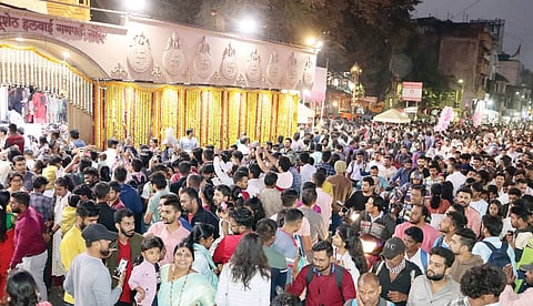 Pune : नववर्षानिमित्त देवदर्शन अन् पर्यटन : पहिल्या दिवशी मंदिरांमध्ये गर्दी