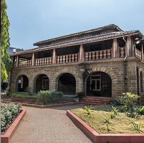 गोखलेंची संस्था खोकली करणार्यांमध्ये रानडेंचाही सहभाग