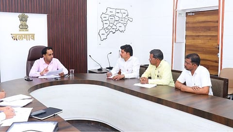 Jalgaon News : केळी पीक विमा अपील पात्र प्रस्तावावर कार्यवाही करण्याचे जिल्हाधिकारी यांचे निर्देश