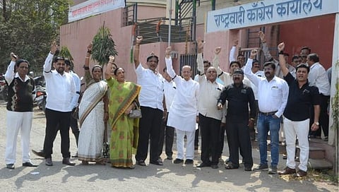 Jalgaon News : राष्ट्रवादी शरद पवार गटातर्फे निवडणूक आयोग, अजित पवारांचा निषेध