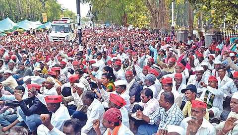 Lal Vadal : मागण्यांकडे दुर्लक्ष केल्यास मुंबईत लाँग मार्च काढणार