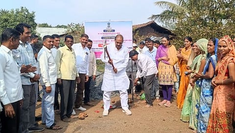 Nandurbar : दुर्गम भागातील प्रत्येक घरात वीज पोहोचावी म्हणून 400 कोटी निधीचे नियोजन : डॉ. विजयकुमार गावित
